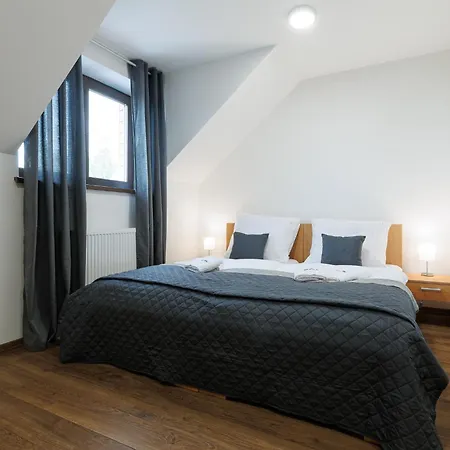 Rholl & Restaurant 3* Zemplinske Hamre