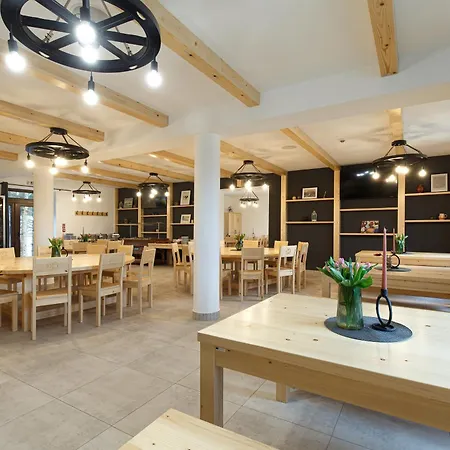 Rholl & Restaurant 3*